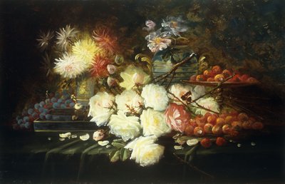 Stilleben med roser, krysantemum, vindruer og jordbær af Modeste Carlier