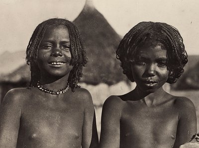 Opbygning af et imperium i den fascistiske tidsalder: Maria-piger i Eritrea, 09/05/1936 (s/h-foto) af Modestino Baldinetti