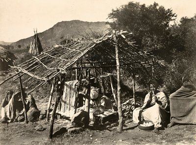 Building an Empire i den fascistiske tidsalder: kvinder opsat på vævning, 09/05/1936 (s/h foto) af Modestino Baldinetti