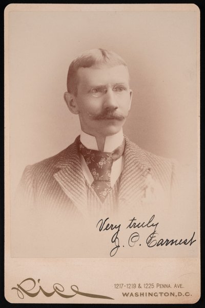 Portræt af J.P. Earnest, mellem 1889 og 1897. af Moses P. Rice