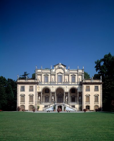 Facade af Villa Mansi af Muzio (circle of) Oddi