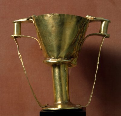 Mykensk kunst har minoiske påvirkninger: kalk (eller kop) i guld med dobbelt håndtag kaldet kop Nestor. 16. århundrede f.Kr. Fra grav IV af Mykene. Athen, det nationale arkæologiske museum af Mycenaean