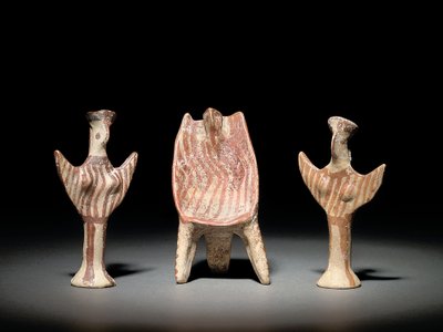Psi-figur, trone med siddende figur, og Psi-figur, ca. 1300-1200 f.Kr. (terracotta) af Mycenaean