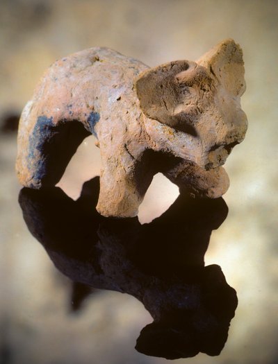 Neolitisk lerskulptur af et elefantlignende pattedyr fra Catal Huyuk af Nathan Benn
