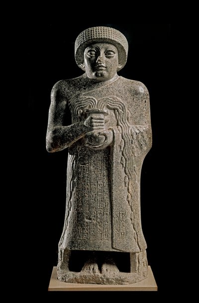 Sumerisk kunst: Detalje af statuen af Gudea, prins af Lagash kendt som "" med den brusende vase"" og dedikeret til gudinden Geshtinanna af Neo Sumerian Neo Sumerian