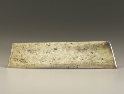 Gaffelmejsel (zhang), Qijia-kultur, ca. 2500-2000 f.Kr. (jade) af Neolithic Period Chinese School