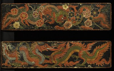 Et par buddhistiske manuskriptomslag, 1659 (ugennemsigtigt wc på træ) af Nepalese School