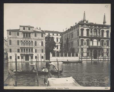 Ydersiden af ​​et palads i Venedig Venedig - Palazzo Tiepolo (titel på objekt) af Neue Photographische Gesellschaft