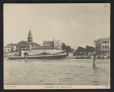 Udsigt over Lido kajen Venedig - altra veduta del Lido (titel på objekt) af Neue Photographische Gesellschaft