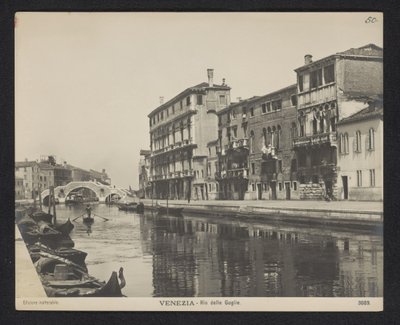 Udsigt over en kanal i Venedig Venedig - Rio delle Guglie (titel på objekt) af Neue Photographische Gesellschaft