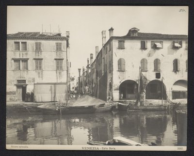 Udsigt over en gade i Venedig Venedig - Calle Doria (titel på objekt) af Neue Photographische Gesellschaft