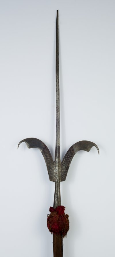 Friuli Spear (stål, træ og stof med spor af forgyldning) af Northern Italian School