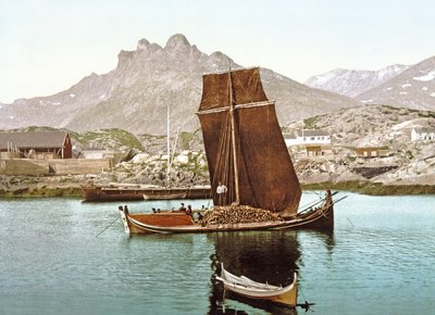 Nordlandsbåd med tømmerlast, Norge, 1890-1900 af Norwegian Photographer