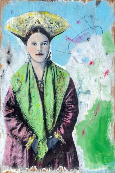 Damina russa , 2024 (blandede medier på træ) af Olivia Gozzano