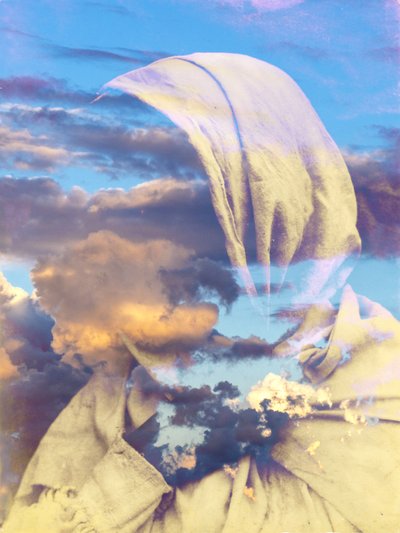 Tra le nuvole, 2020 (blandede medier på træ) af Olivia Gozzano