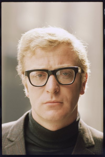 Michael Caine portræt af Orlando Suero