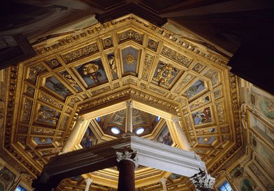 Udsigt over hvælvingen inde i det palæokristne dåbskapellet San Giovanni in Laterano (St. John Laterano) (Lateran-dåbskapellet eller San Giovanni in Fonte), bygget omkring 440. Rom af Paleo Christian