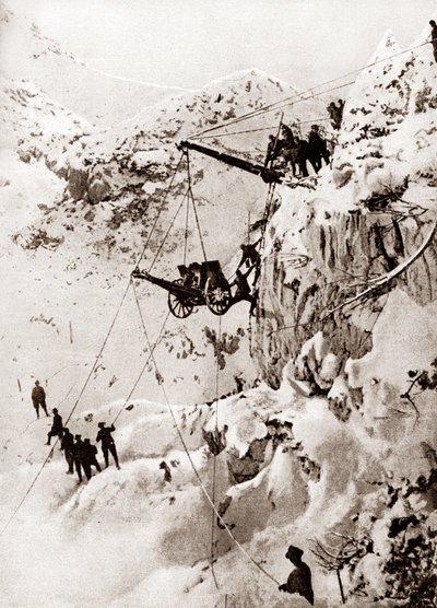 Opstilling af et italiensk artilleri på en bjergtop, ca. 1914-1918 (s/h-foto) af Patrice Cartier