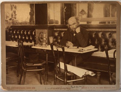Paul Verlaine i Café François 1er i Paris, 1892. af Paul Dornac