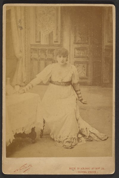 Sarah Bernhardt als Floria in La Tosca af Paul Nadar