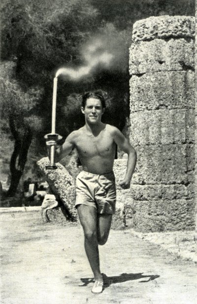 Konstantin Kondylis første olympiske fakkelbærer ved legene i Berlin af Paul Wolff