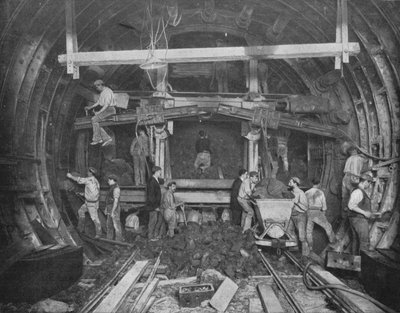 Udgravning af en rørbane, Great Northern and City Railway, London, c1903 1903 af Pearson and Son Ltd