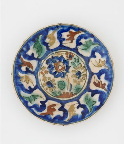 Plade, muligvis Tabriz, Iran, Safavid-periode, slutningen af det 16.-begyndelsen af det 17. århundrede (keramik) af Persian School