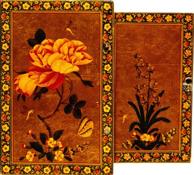 Forsiden og bagsiden af en spejlkasse malet med henholdsvis en hyacint og en rose, 1600-tallet af Persian School