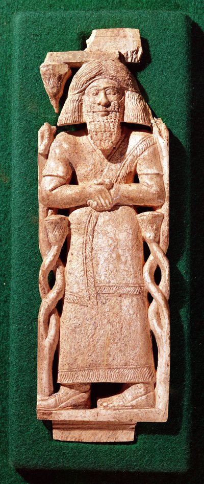 Elfenbensplade af en gud, fra statssengen Hazael, konge af Damaskus, Syrien, fra Arslan Tasch (Hadatou) ca. 840 f.Kr. af Phoenician