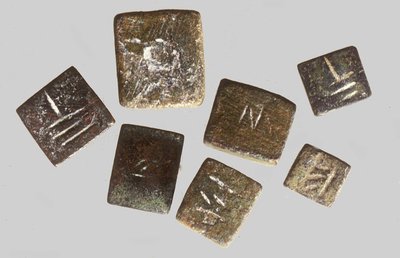 Vægte indskrevet med deres individuelle vægt (bronze) af Phoenician Phoenician