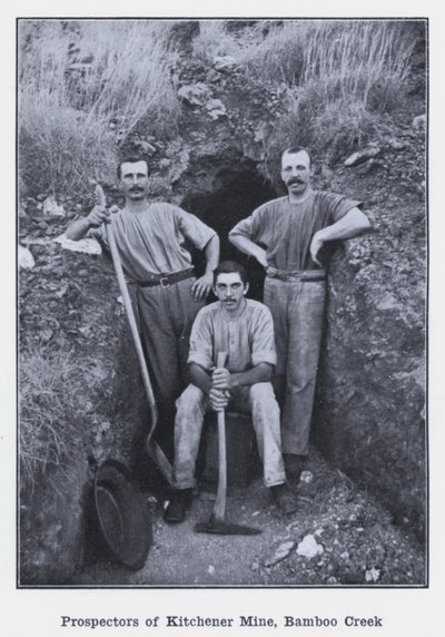 Prospectors of Kitchener Mine, Bamboo Creek (s/h foto) af Photographer Australian