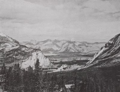 Bow Valley, i den canadiske nationalpark; Canadian Pacific Railway (s/h foto) af Photographer Canadian