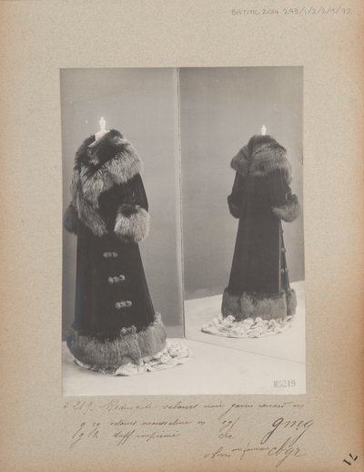 Albumside: House of Worth, Coat (Redingote) af Photographer French