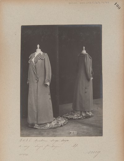 Albumside: House of Worth, Coat af Photographer French