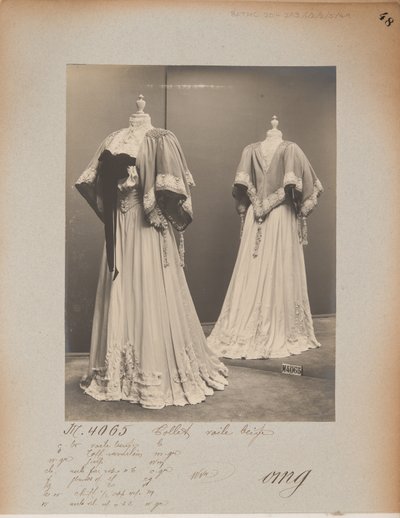 Albumside: House of Worth, Shoulder Cape af Photographer French
