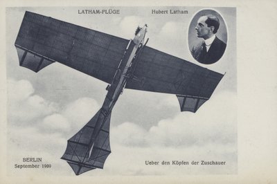 Den franske flyver Hubert Lathams flyvning over Berlin, september 1909 (s/h-foto) af Photographer German