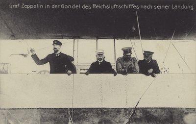 Den tyske luftskibskonstruktør Graf Ferdinand von Zeppelin i gondolen på et af sine luftskibe efter landing (s/h foto) af Photographer German