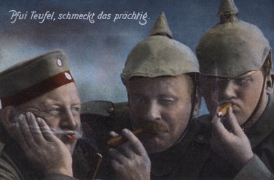 Tyske soldater nyder cigarer (farvet foto) af Photographer German