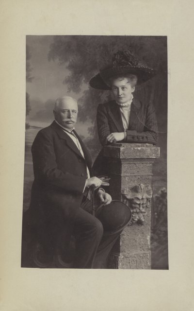 Graf Ferdinand von Zeppelin, tysk luftskibsdesigner og konstruktør, og hans kone Isabella (s/h foto) af Photographer German