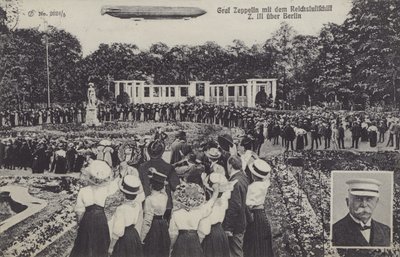 Graf Ferdinand von Zeppelin og hans luftskib LZ III over Berlin (s/h foto) af Photographer German