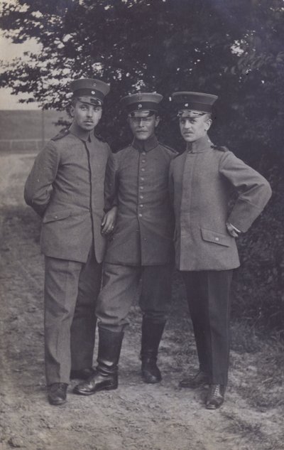 Gruppe på tre tyske hærsoldater (s/h foto) af Photographer German