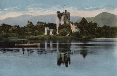 Sydirland: Ross Castle, Killarney (farvet foto) af Photographer Irish