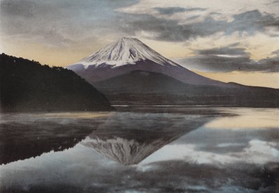 Japan, ca. 1912: Mount Fuji fra Lake Shoji (foto) af Photographer Japanese