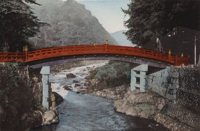Japan, ca. 1912: Den hellige bro ved Nikko, 90 miles nord for Tokyo (foto) af Photographer Japanese