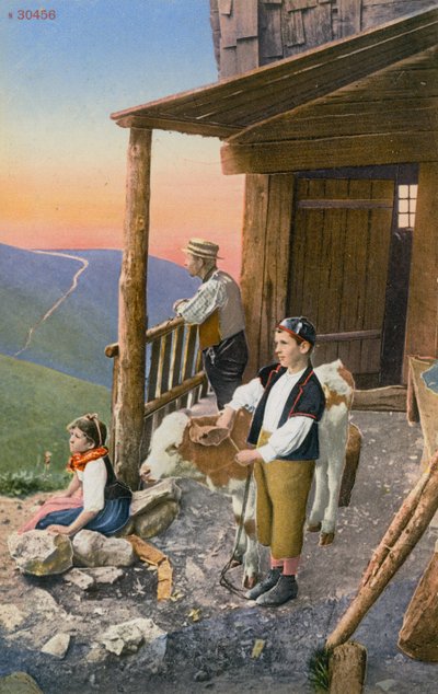 Far og to børn ved deres hytte i de schweiziske alper. Postkort sendt i 1913. af Photographer Swiss