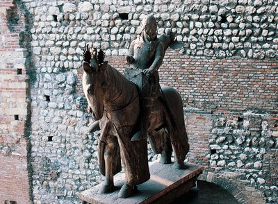 Ridestatue af Cangrande I della Scala, Castelvecchio, Verona, Veneto, Italien af Blaise Nicolas Le Sueur