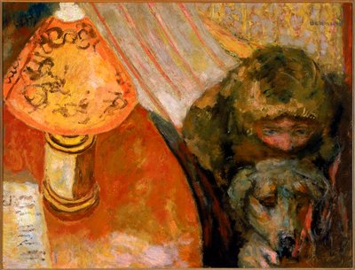 Maleri af et interiør oplyst af lampelys af Pierre Bonnard