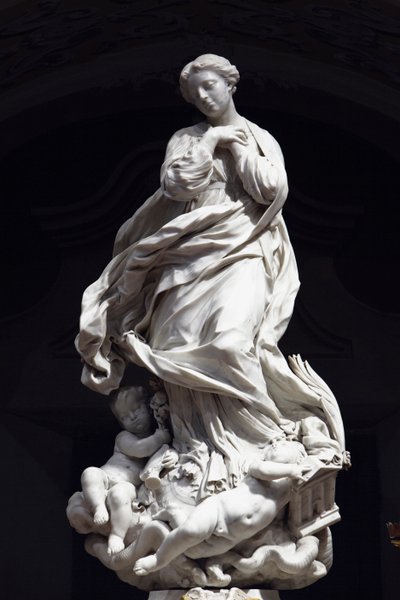 Den ubesmittede undfangelse, Santa Maria Immaculate placeret på alteret i det scenografiske kapel 1669-70 (marmor) af Pierre Puget
