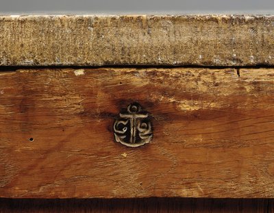 Detalje af en Louis XV-kommode af Pierre Roussel