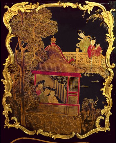 Sidepanel af en Louis XV Commode, ca. 1745 (lak og guld på træ) (re 222380) af Pierre Roussel